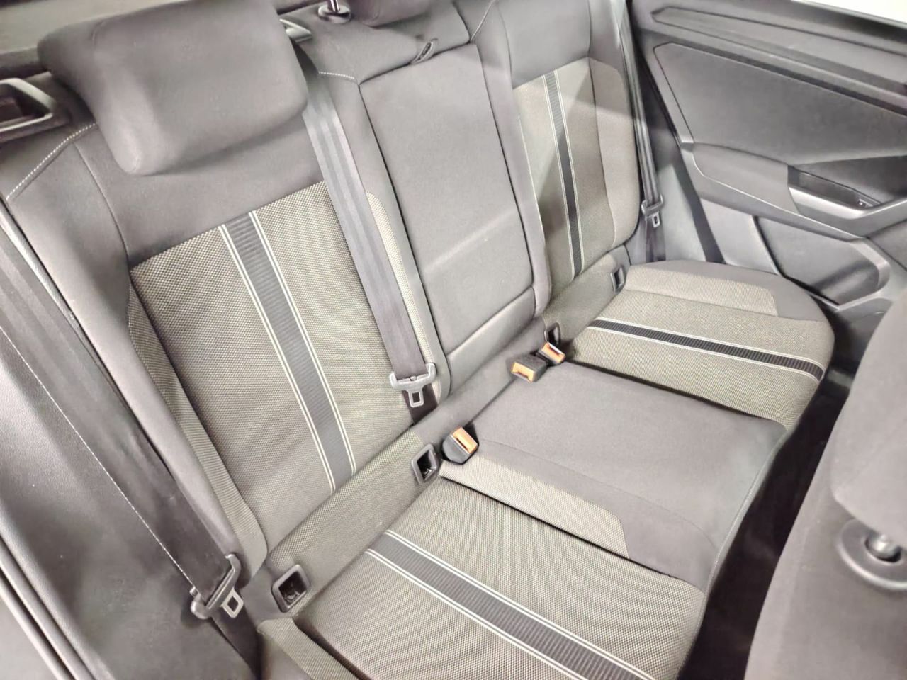 Volkswagen T-Roc Advance 1.0 TSI 81kW (110CV) - Foto 28