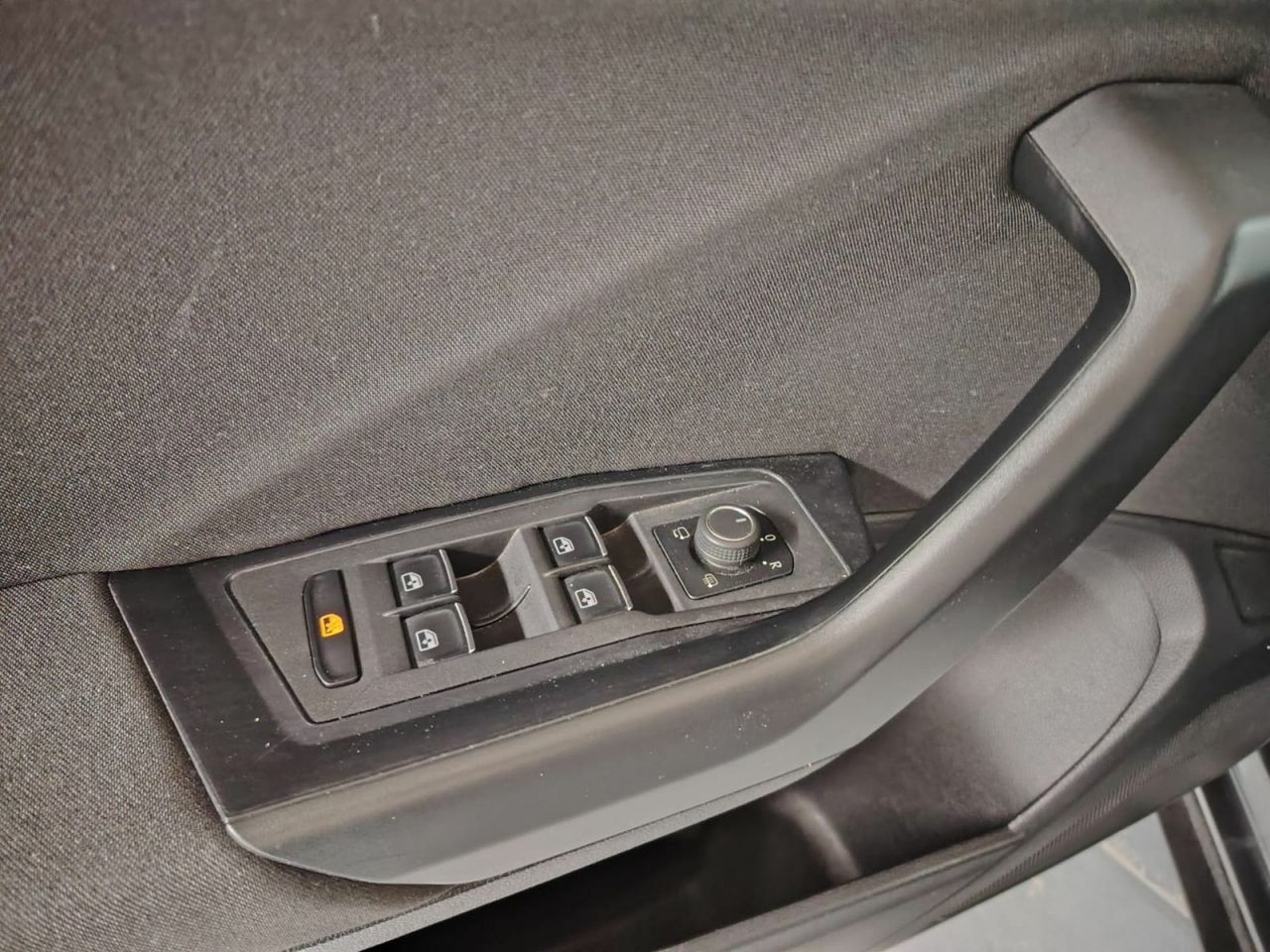 Volkswagen T-Roc Advance 1.0 TSI 81kW (110CV) - Foto 36