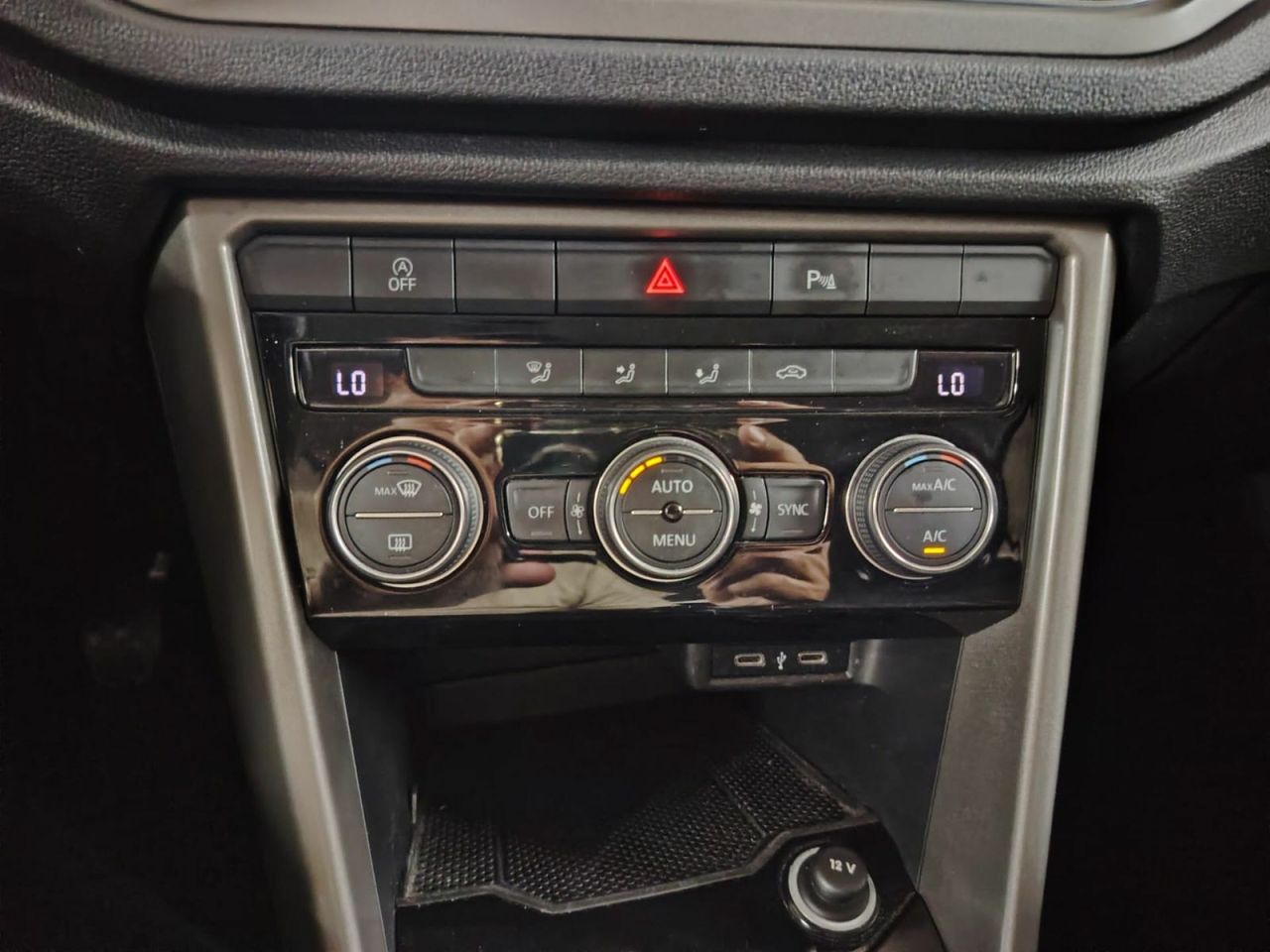 Volkswagen T-Roc Advance 1.0 TSI 81kW (110CV) - Foto 16