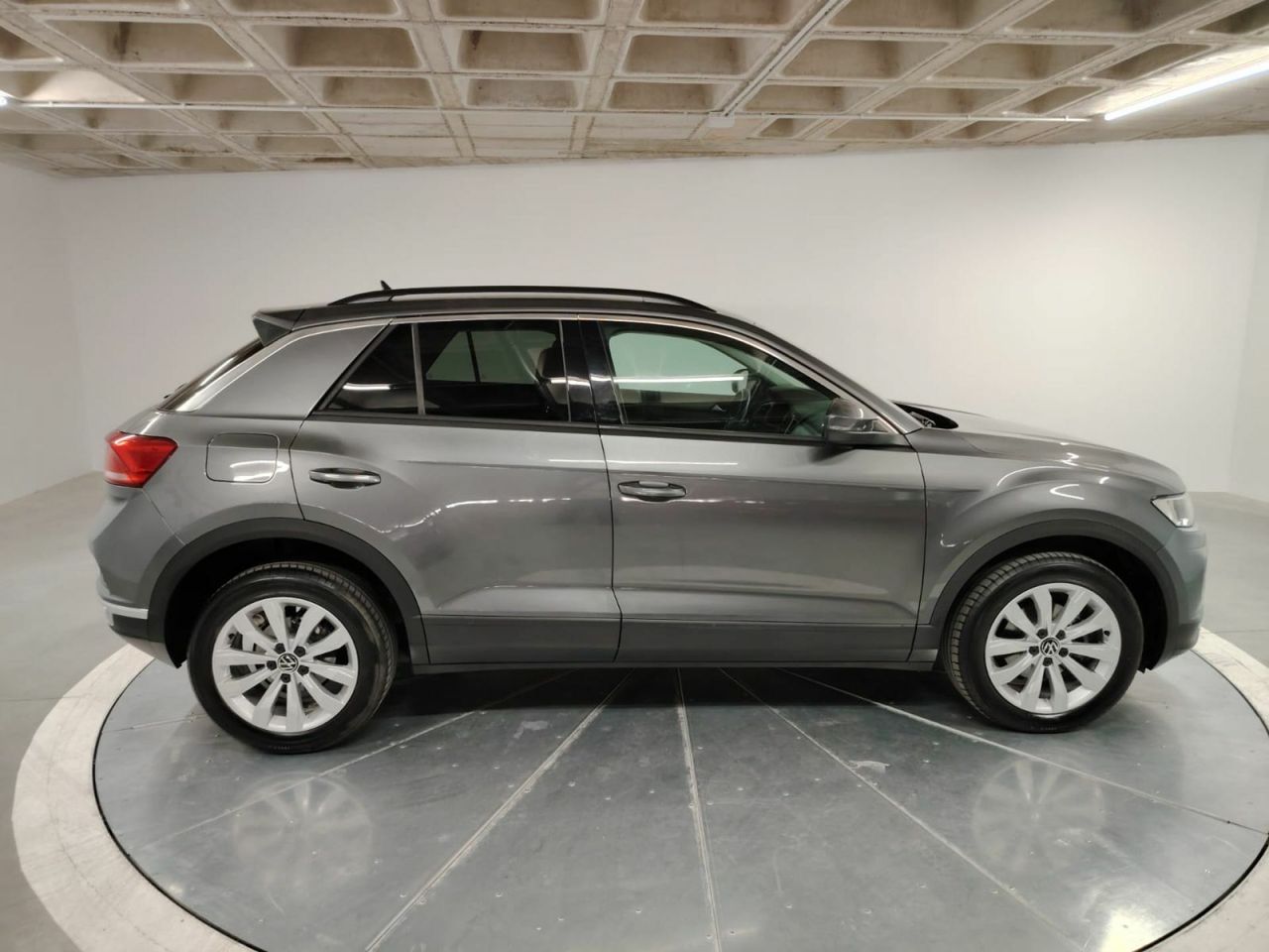 Volkswagen T-Roc Advance 1.0 TSI 81kW (110CV) - Foto 6