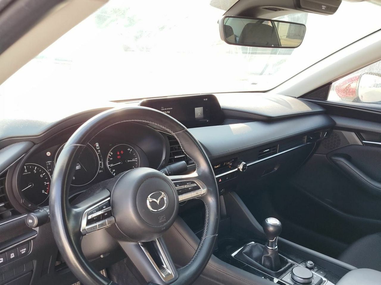Mazda 3 2.0 e-SKYACTIV-G EVOLUTION - Foto 4