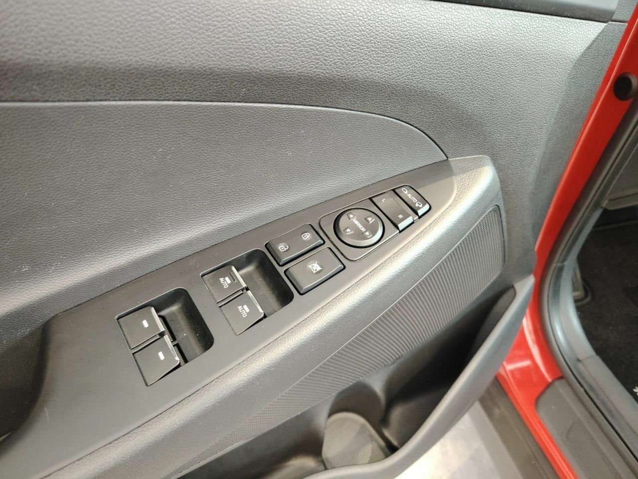 Hyundai Tucson 1.6 GDI 97kW (131CV) SLE 4X2 - Foto 33