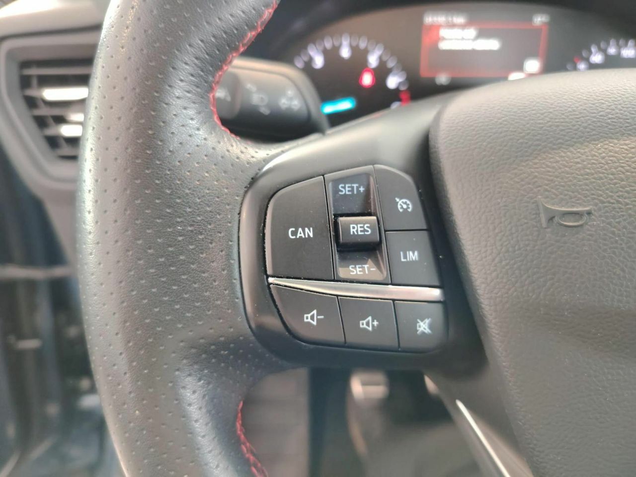 Ford Focus 1.5 Ecoboost 110kW ST-Line - Foto 30