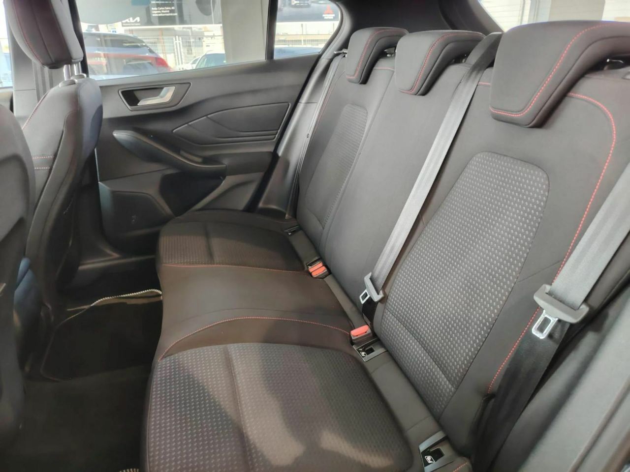 Ford Focus 1.5 Ecoboost 110kW ST-Line - Foto 19