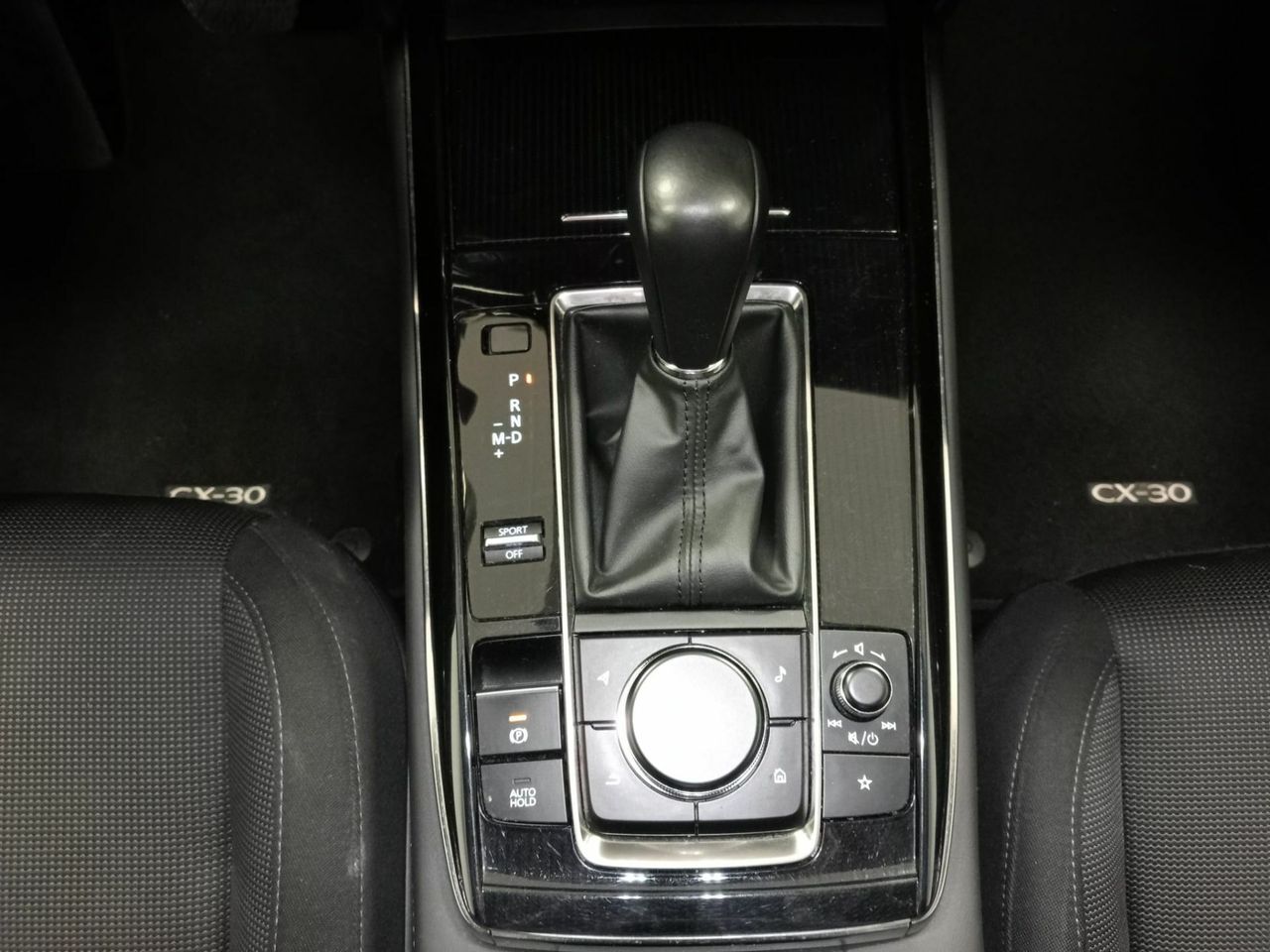 Mazda CX-30 e-SKYACTIV-G 2.0 90 kW 2WD AT Evolution - Foto 17
