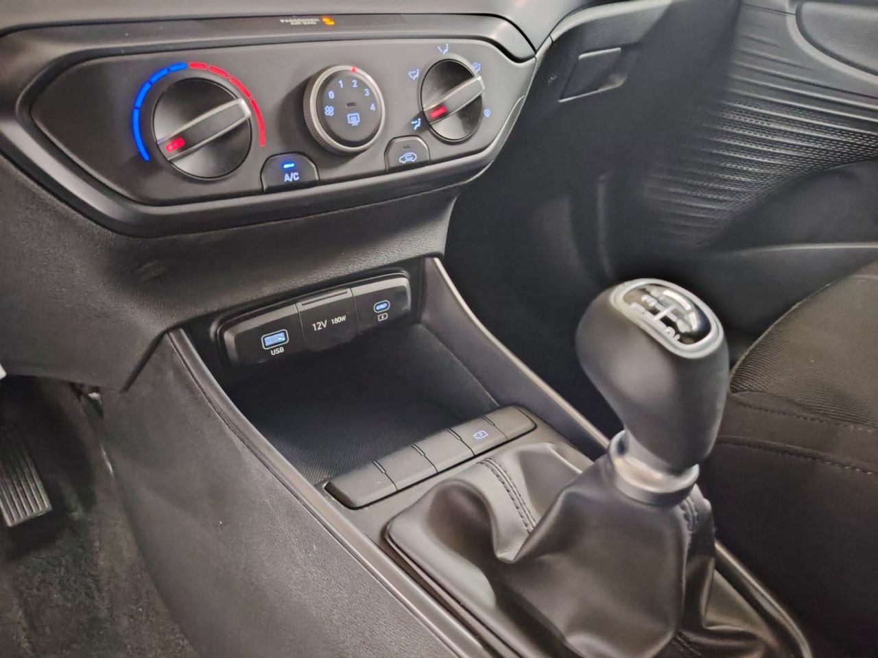 Hyundai Bayon 1.2 MPI Klass - Foto 37