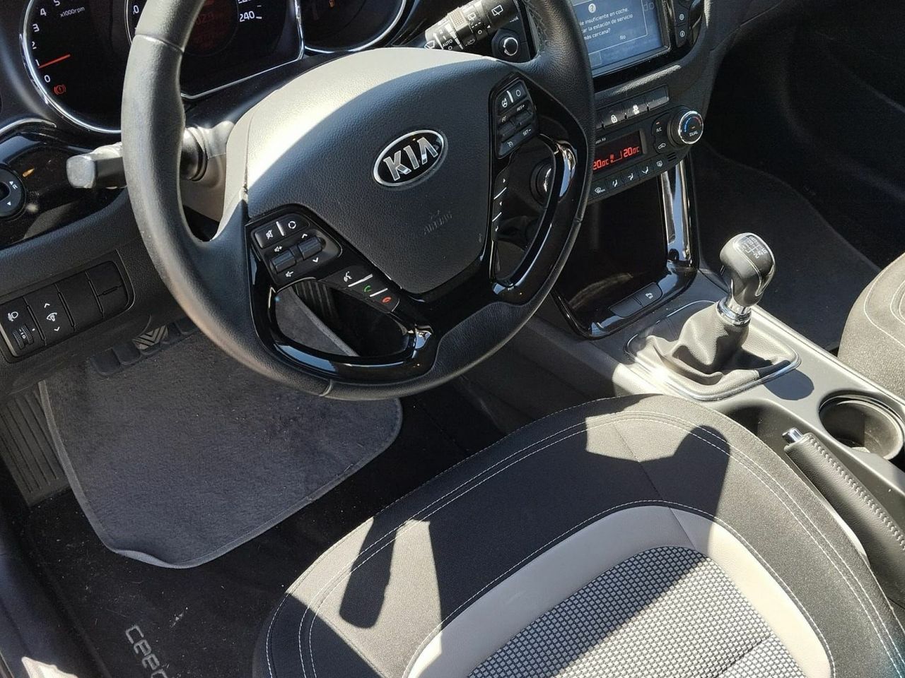 Kia Ceed 1.6 CRDi VGT Tech - Foto 5