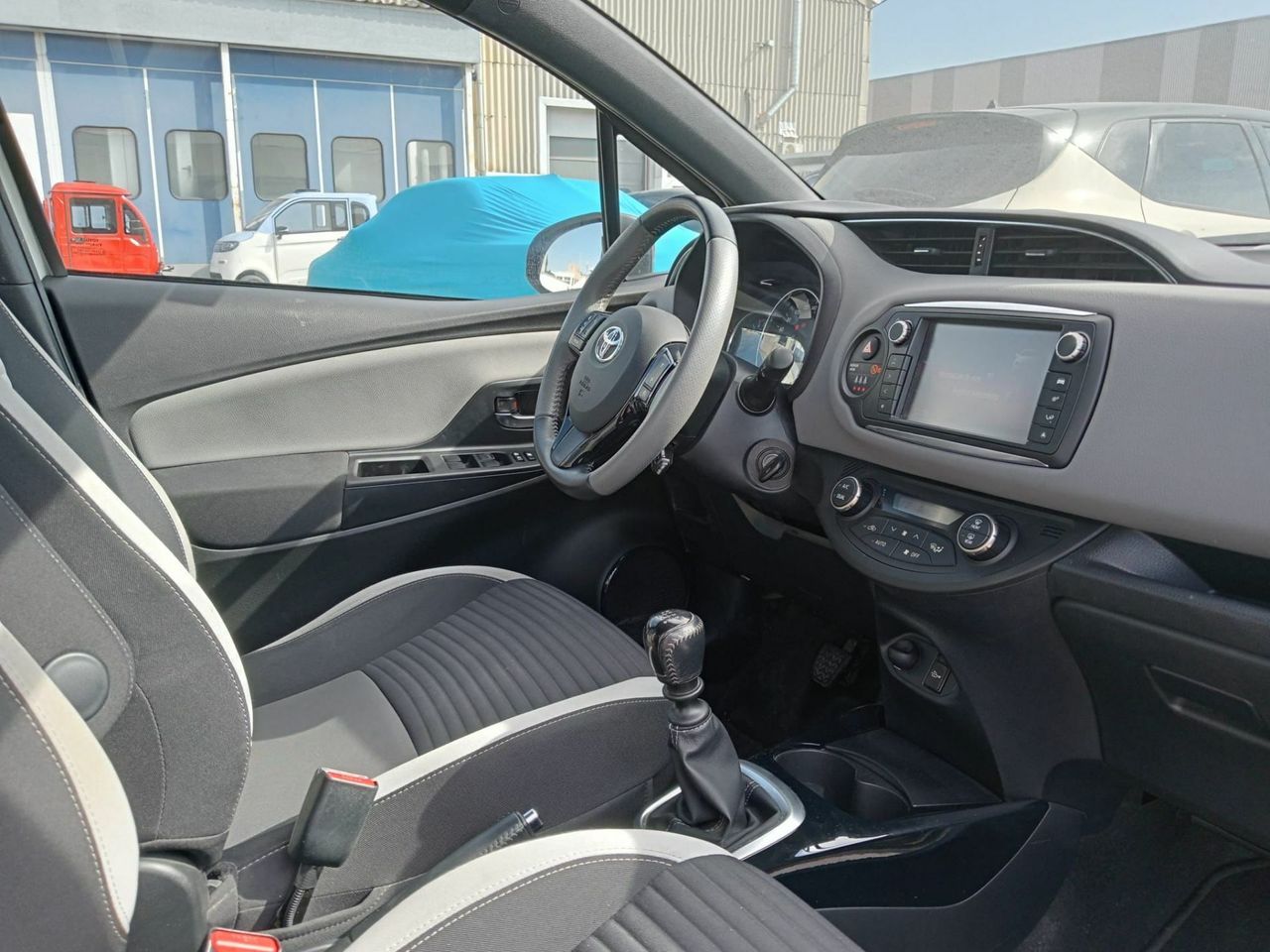 Toyota Yaris 1.3 100 Feel - Foto 4