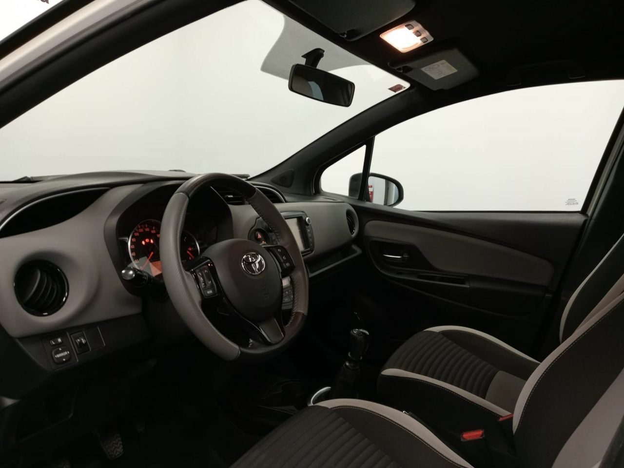 Toyota Yaris 1.3 100 Feel - Foto 26