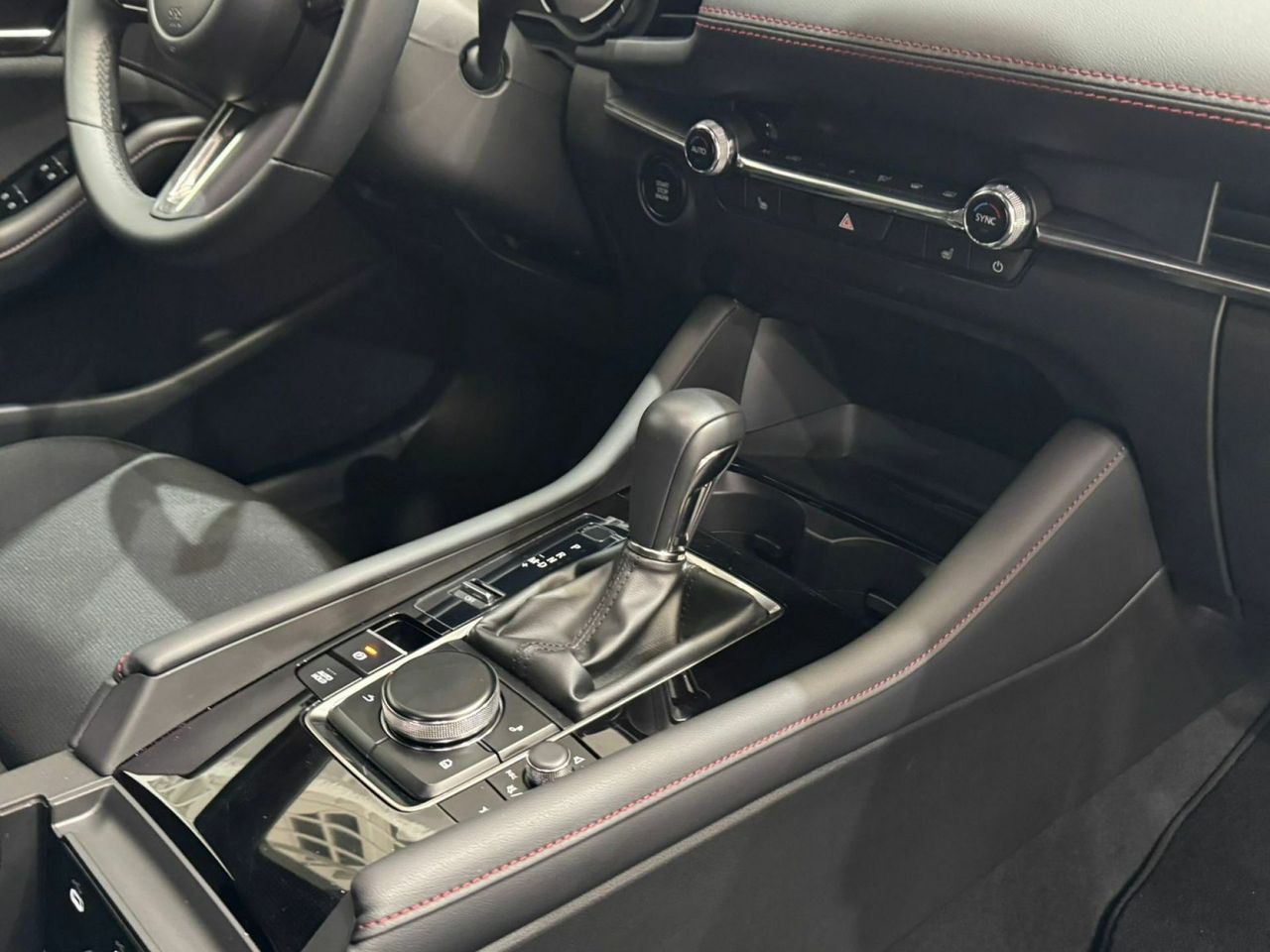 Mazda 3 2.0 e-SKYACTIV-G HOMURA 90KW AT - Foto 14