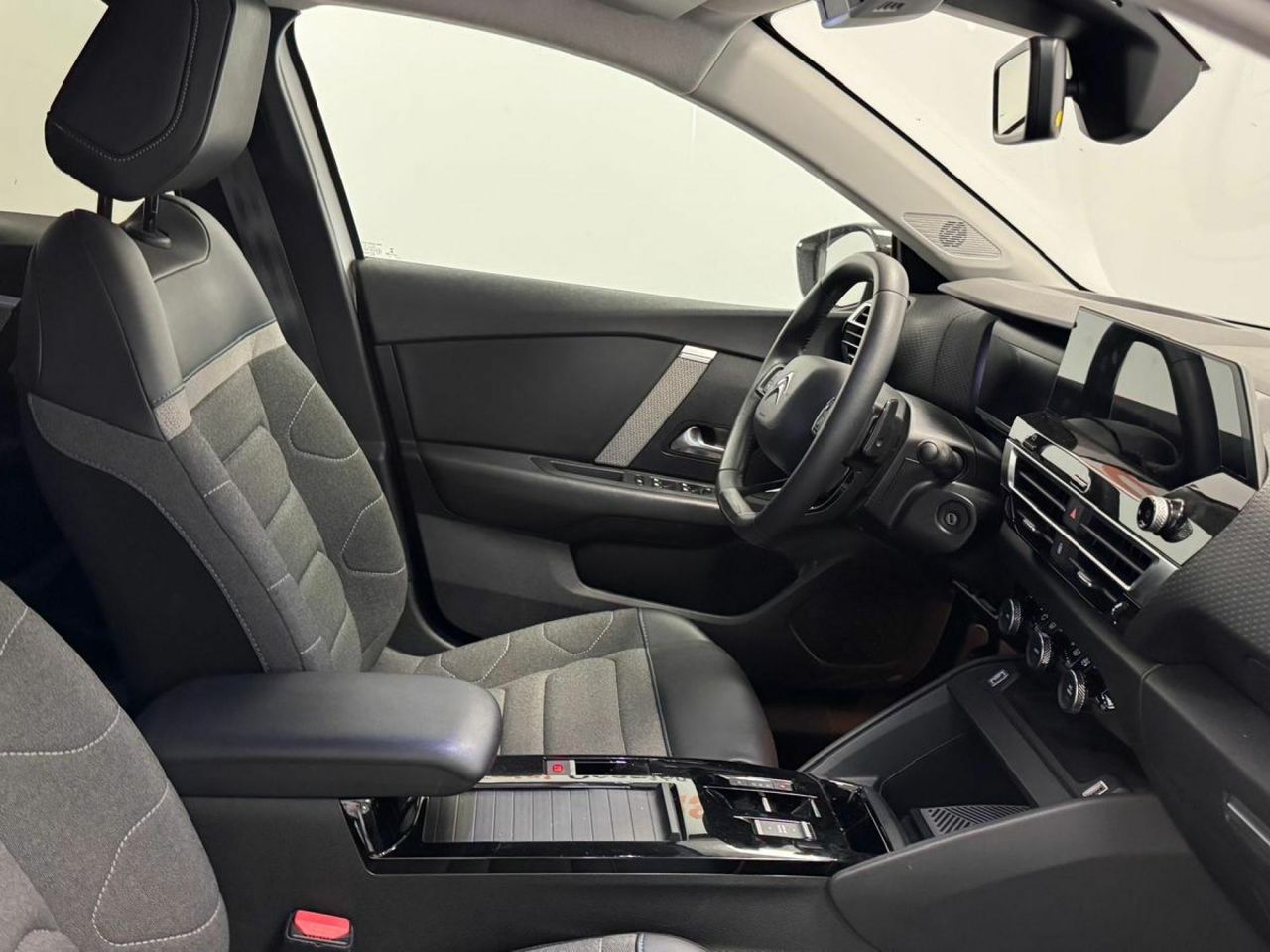 Citroën C4 BlueHDi 130 S&S EAT8 Feel Pack - Foto 18