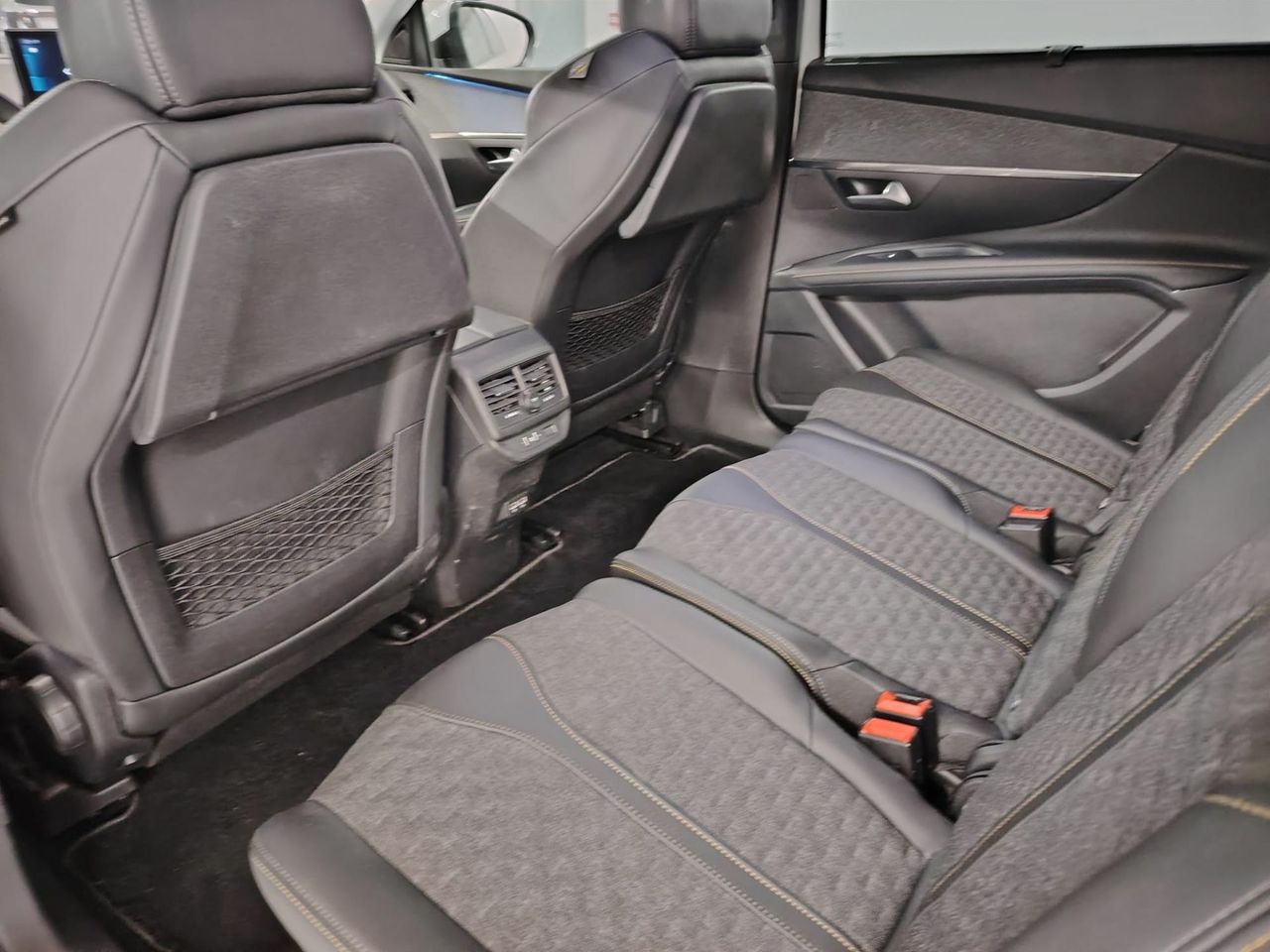 Peugeot 5008 1.5 BlueHDi 96kW S&S Roadtrip EAT8 - Foto 39