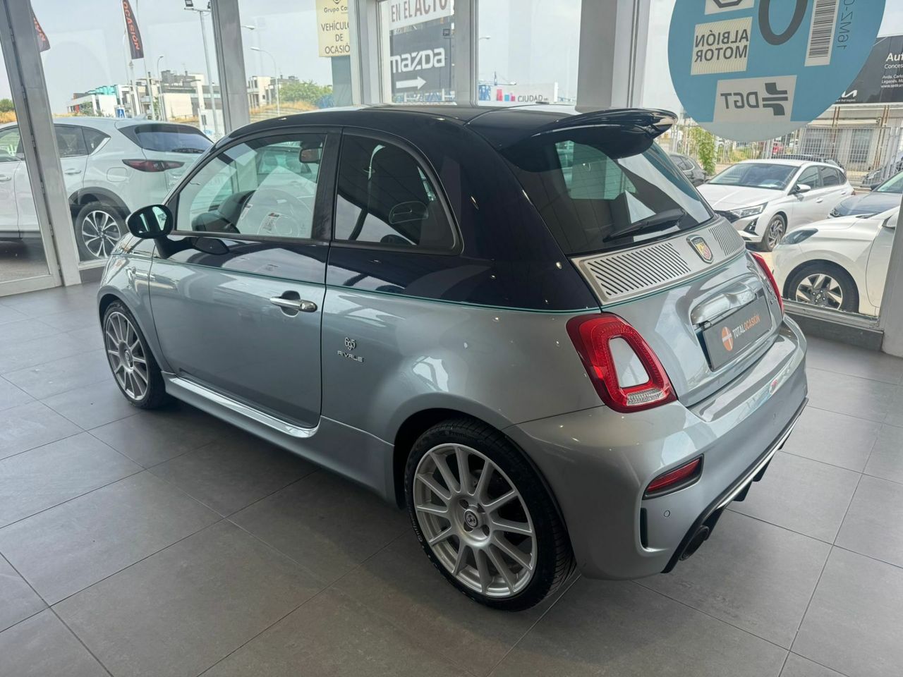 Abarth 500 695 Rivale 1.4 T-Jet 132kW (180CV) - Foto 8