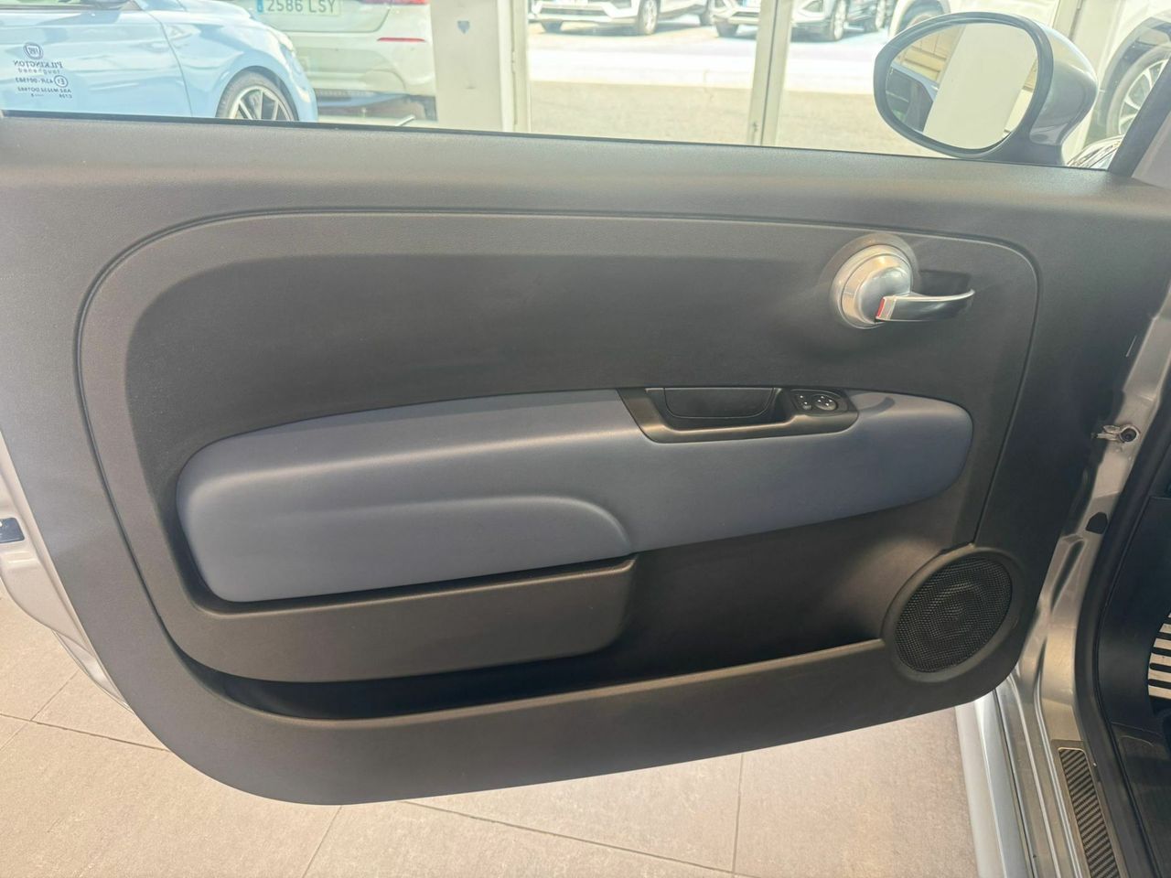 Abarth 500 695 Rivale 1.4 T-Jet 132kW (180CV) - Foto 18