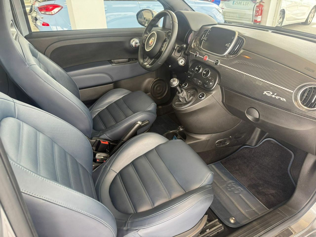Abarth 500 695 Rivale 1.4 T-Jet 132kW (180CV) - Foto 23
