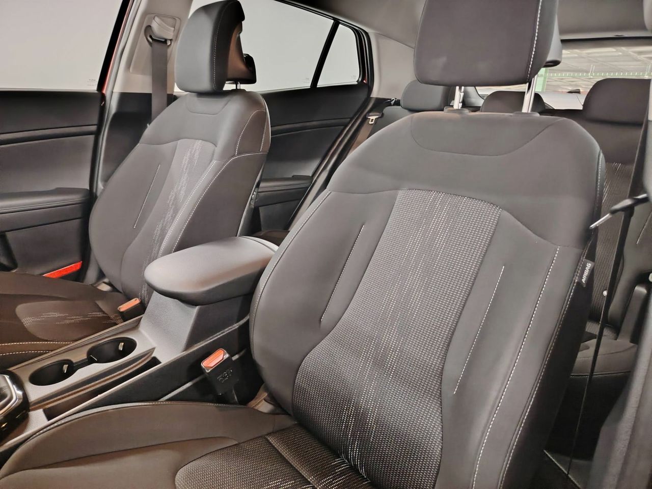 Kia Sportage 1.6 T-GDi MHEV 118kW (160CV) Drive 17