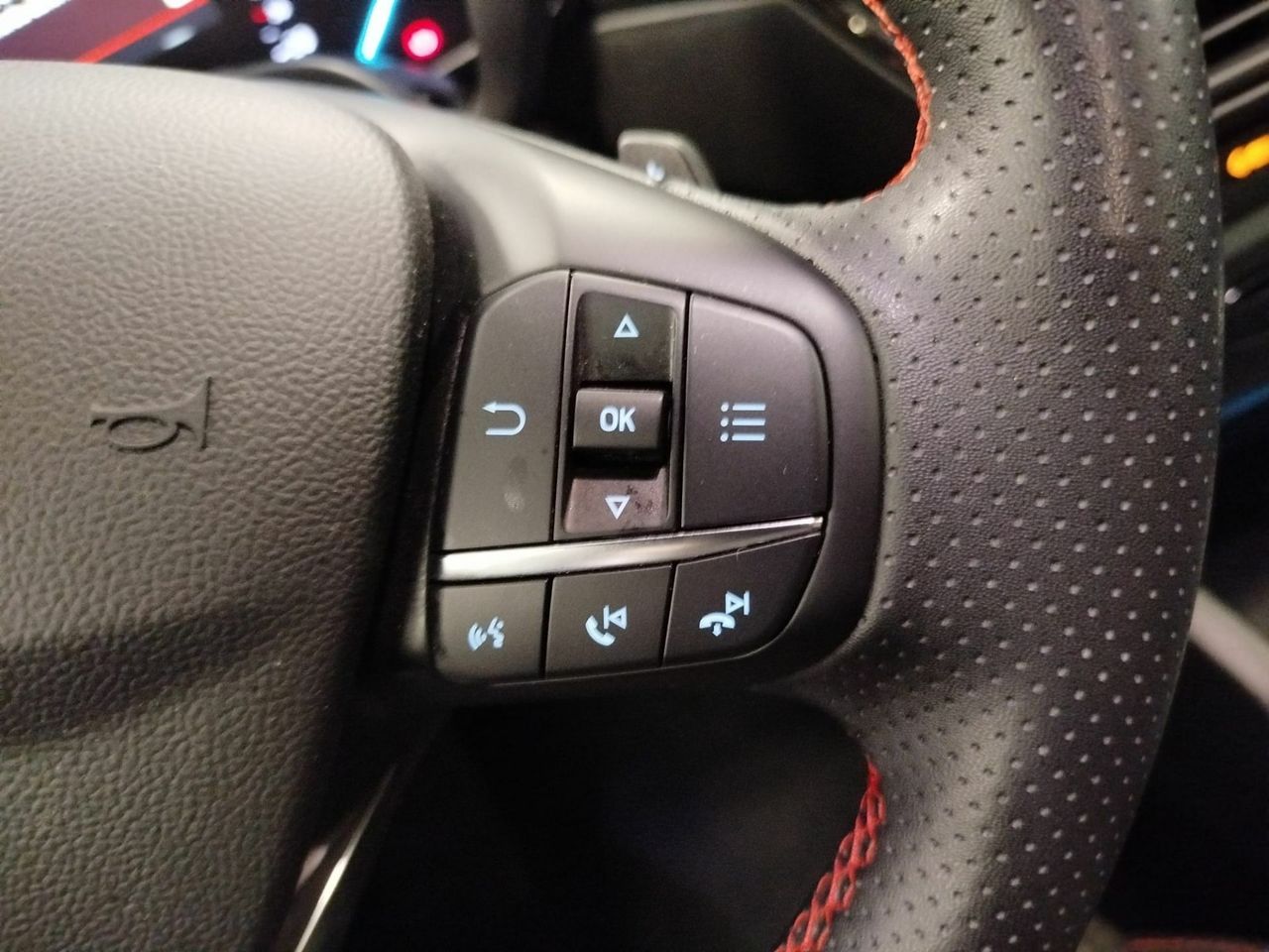 Ford Focus 1.0 Ecoboost MHEV 92kW ST-Line Auto - Foto 31