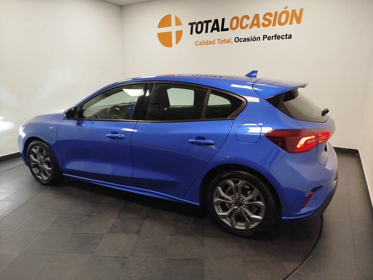 Ford Focus 1.0 Ecoboost MHEV 92kW ST-Line Auto - Foto 9