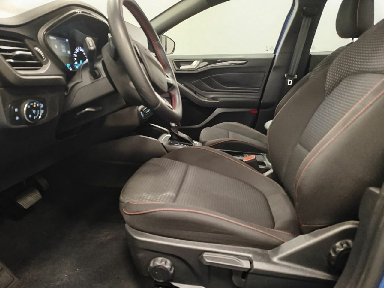 Ford Focus 1.0 Ecoboost MHEV 92kW ST-Line Auto - Foto 15