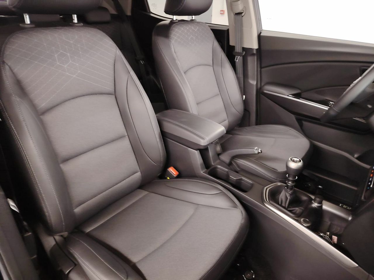 SsangYong Tivoli G15T Limited - Foto 41