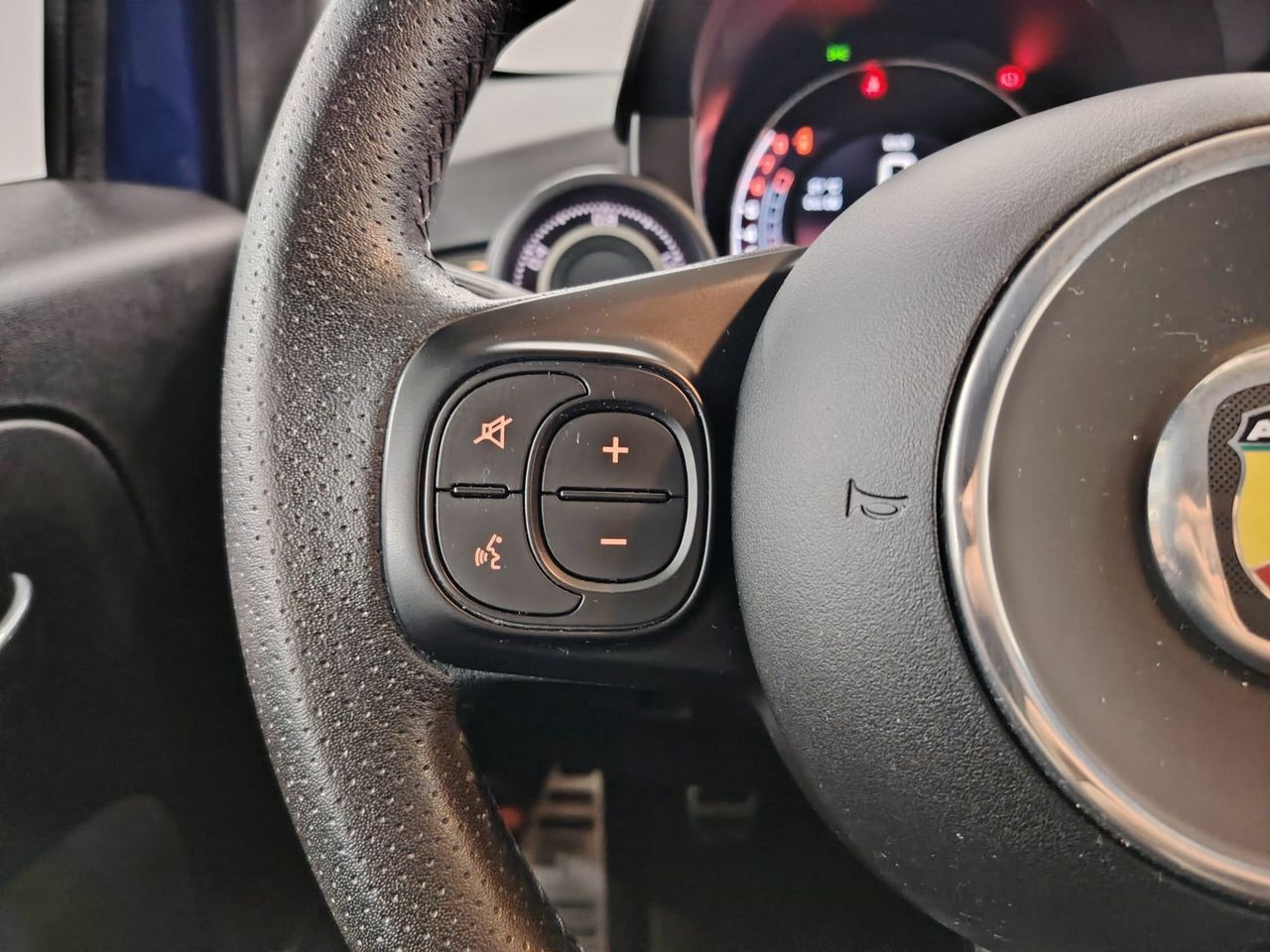 Abarth 500 1.4 16v 121kW Monster Energy Yamaha E6D - Foto 27