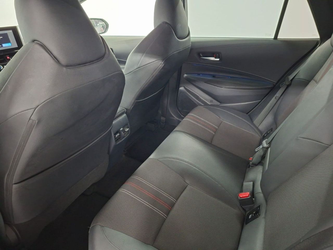 Toyota Corolla 2.0 180H GR-SPORT E-CVT TOURING SPORT - Foto 24