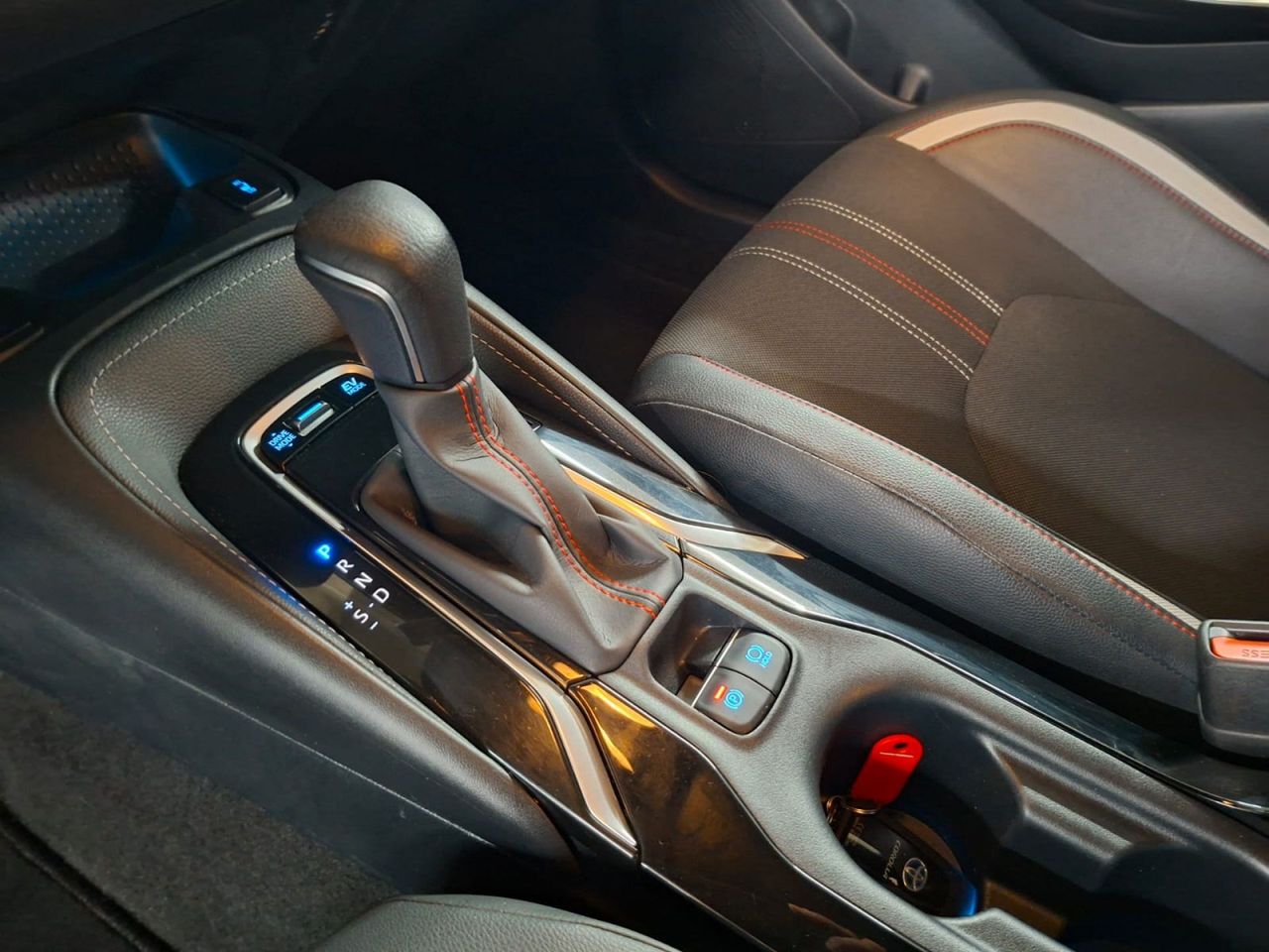 Toyota Corolla 2.0 180H GR-SPORT E-CVT TOURING SPORT - Foto 30