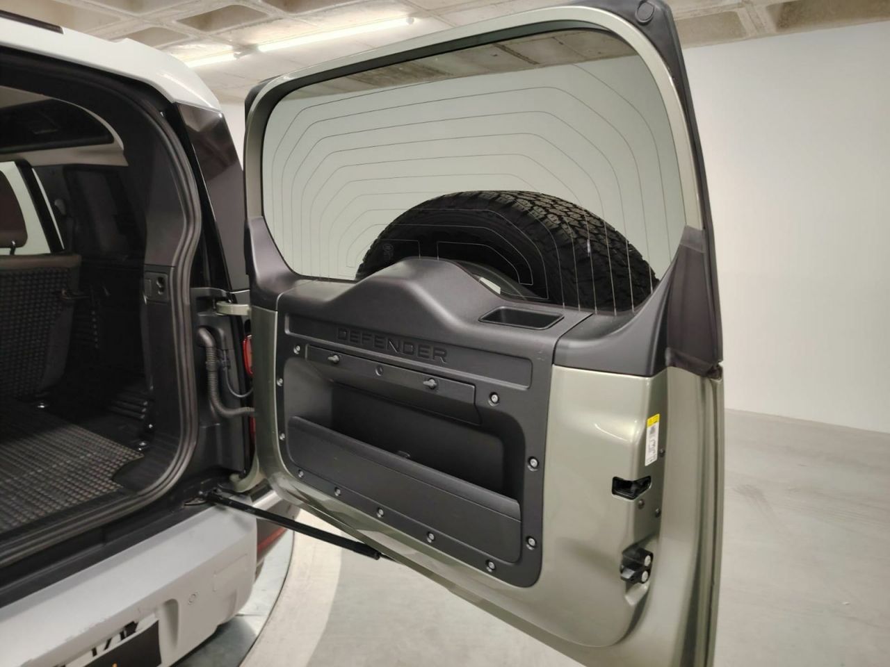 Land-Rover Defender 2.0 D240 SD4 First Edition 110 Auto 4WD - Foto 19