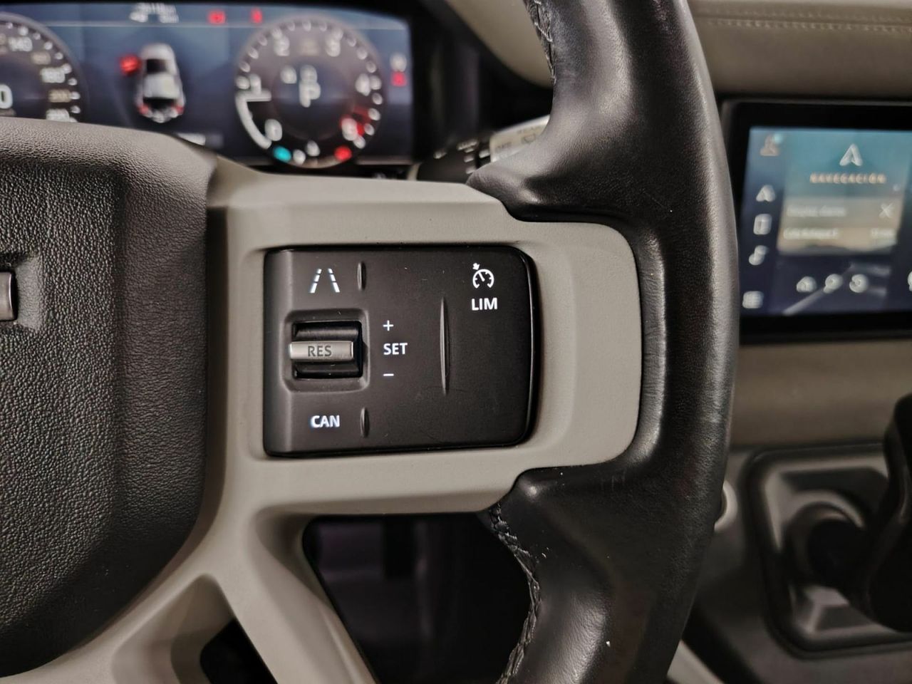 Land-Rover Defender 2.0 D240 SD4 First Edition 110 Auto 4WD - Foto 30