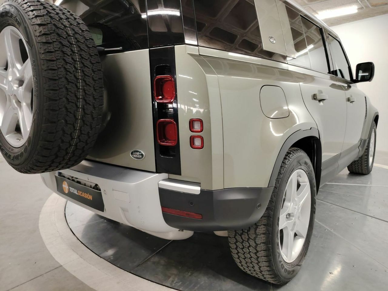 Land-Rover Defender 2.0 D240 SD4 First Edition 110 Auto 4WD - Foto 16