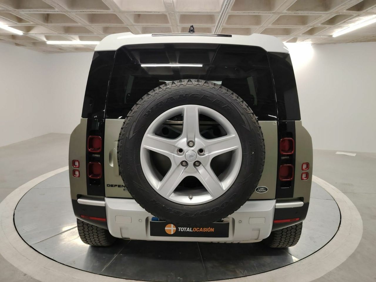 Land-Rover Defender 2.0 D240 SD4 First Edition 110 Auto 4WD - Foto 15