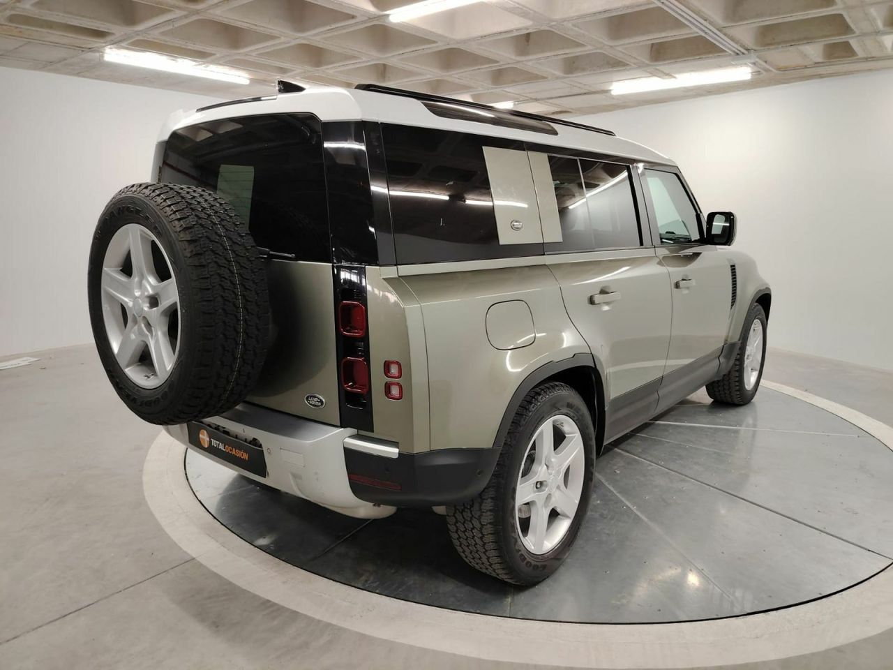 Land-Rover Defender 2.0 D240 SD4 First Edition 110 Auto 4WD - Foto 7