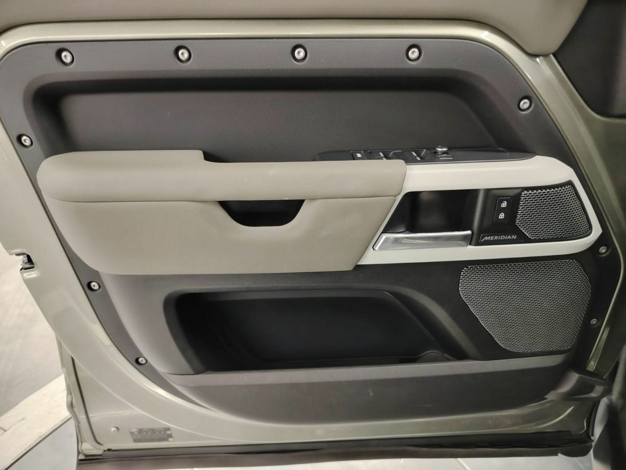 Land-Rover Defender 2.0 D240 SD4 First Edition 110 Auto 4WD - Foto 22