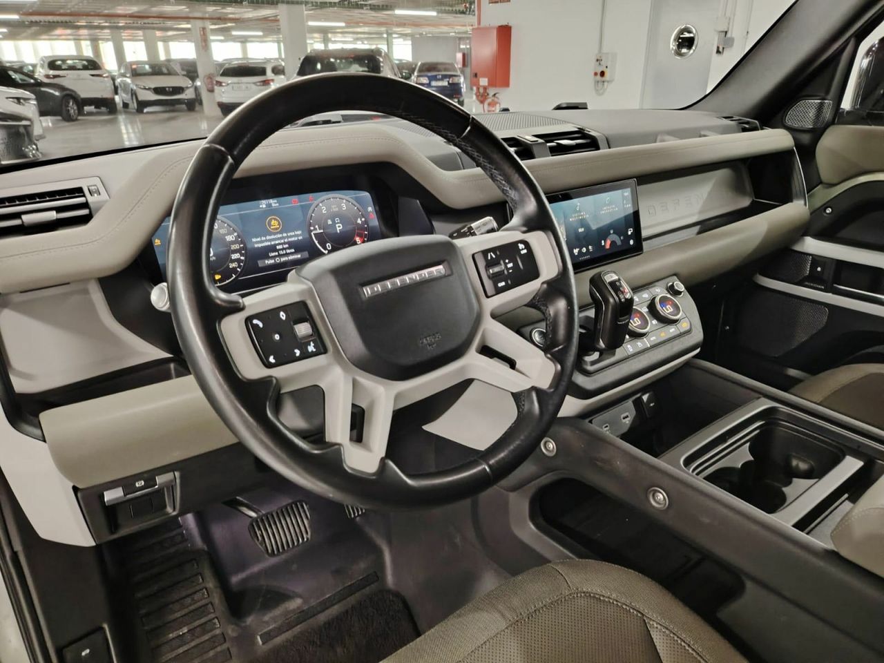 Land-Rover Defender 2.0 D240 SD4 First Edition 110 Auto 4WD - Foto 25