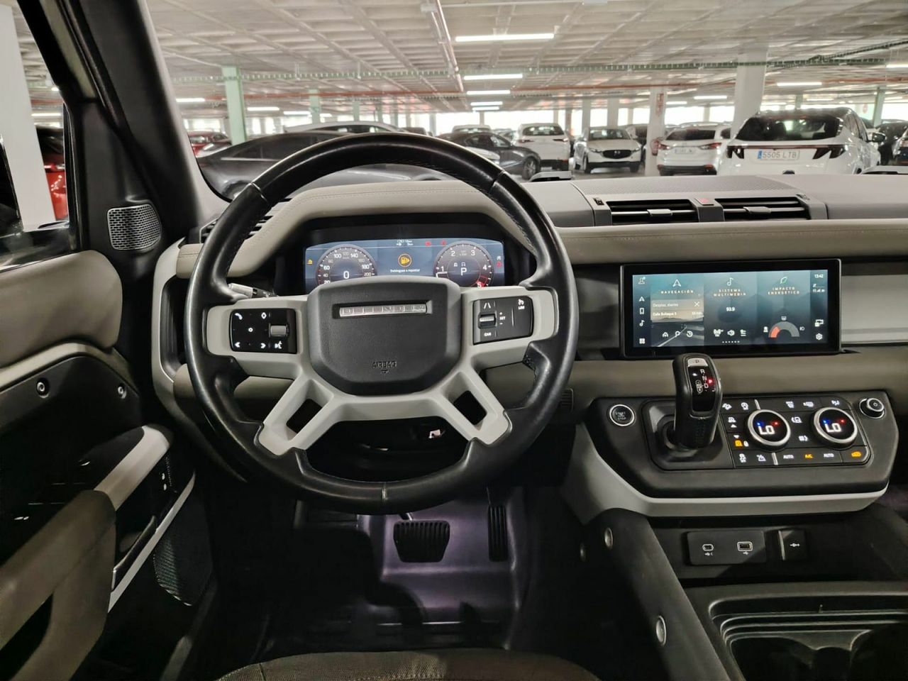 Land-Rover Defender 2.0 D240 SD4 First Edition 110 Auto 4WD - Foto 9