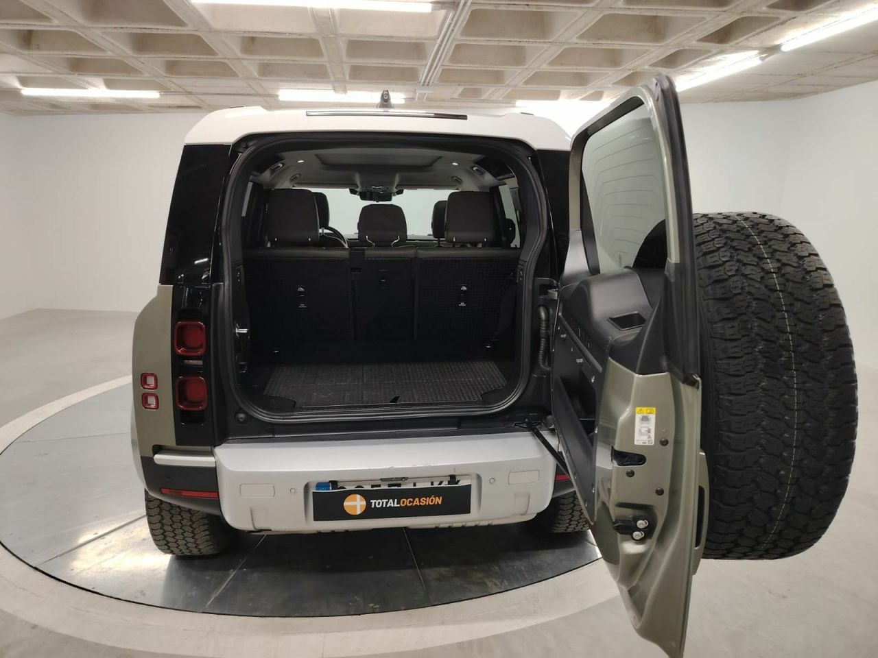 Land-Rover Defender 2.0 D240 SD4 First Edition 110 Auto 4WD - Foto 18