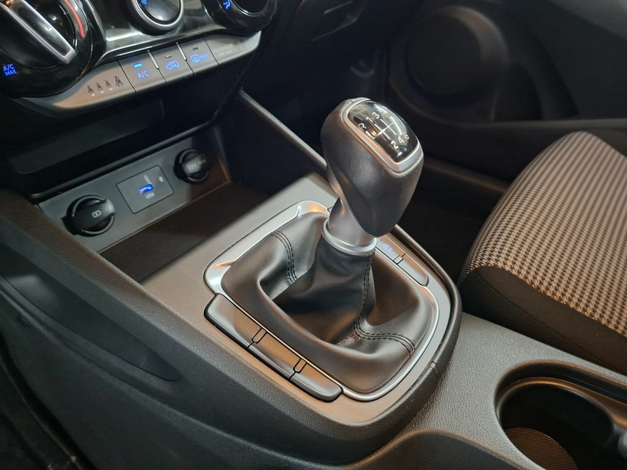 Hyundai Kona 1.0 TGDI Essence 4X2 - Foto 36