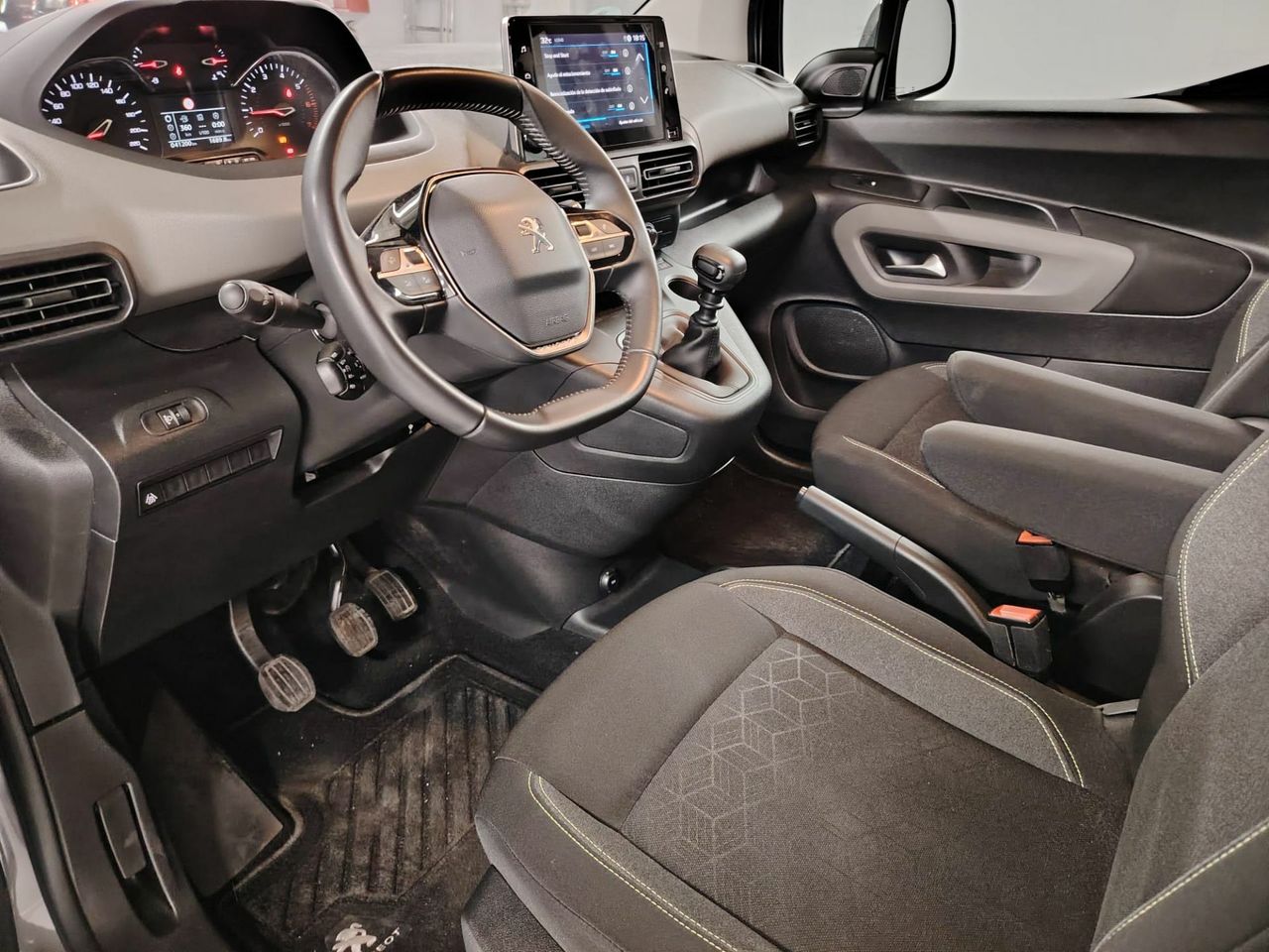 Peugeot Rifter Allure Standard PureTech 81kW - Foto 12