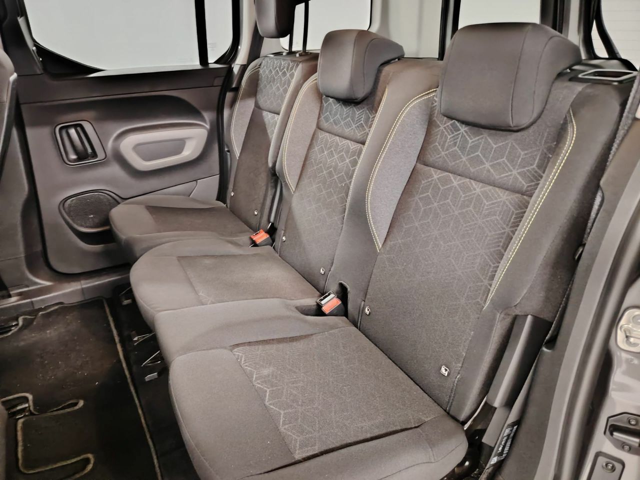 Peugeot Rifter Allure Standard PureTech 81kW - Foto 37