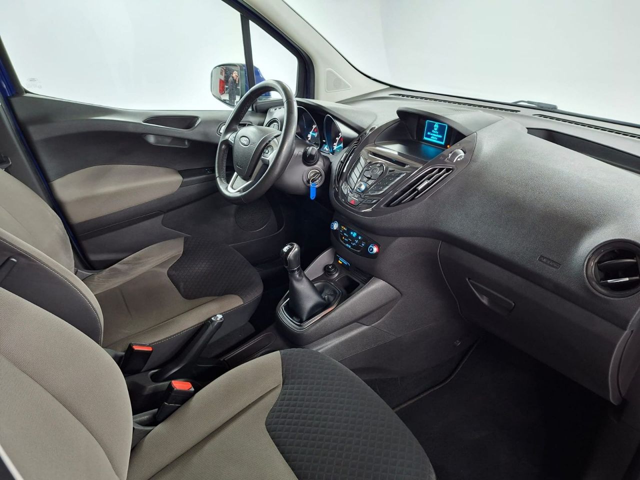 Ford Tourneo Courier 1.5 TDCi 74kW (100CV) Trend - Foto 30