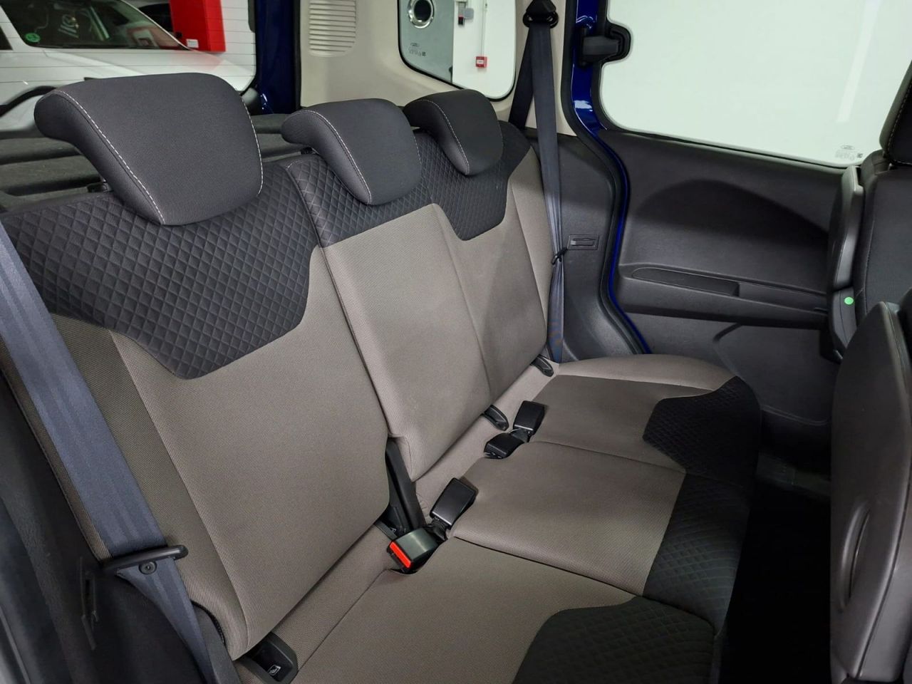 Ford Tourneo Courier 1.5 TDCi 74kW (100CV) Trend - Foto 26