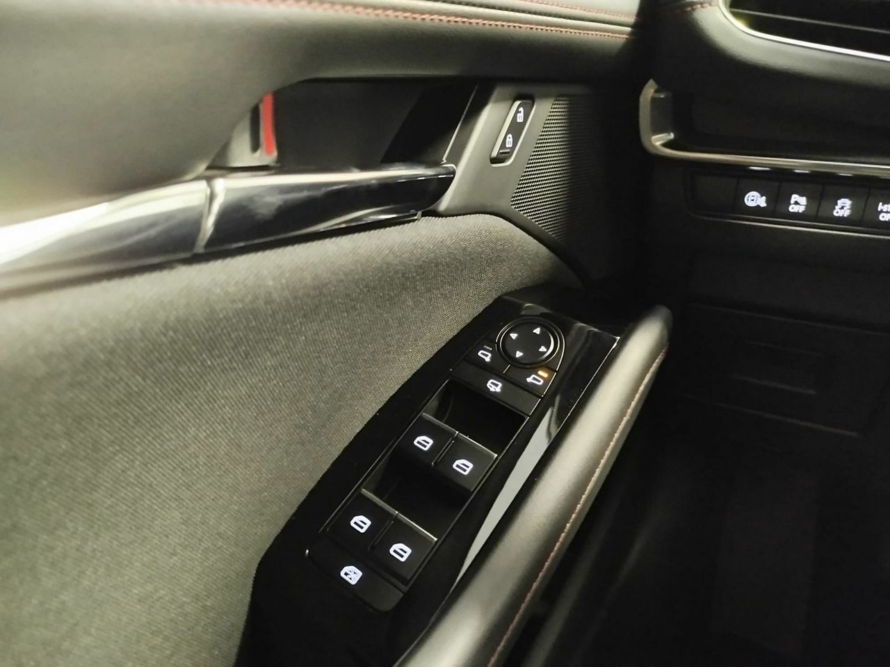 Mazda 3 2.0 e-SKYACTIV-G 90KW HOMURA - Foto 17