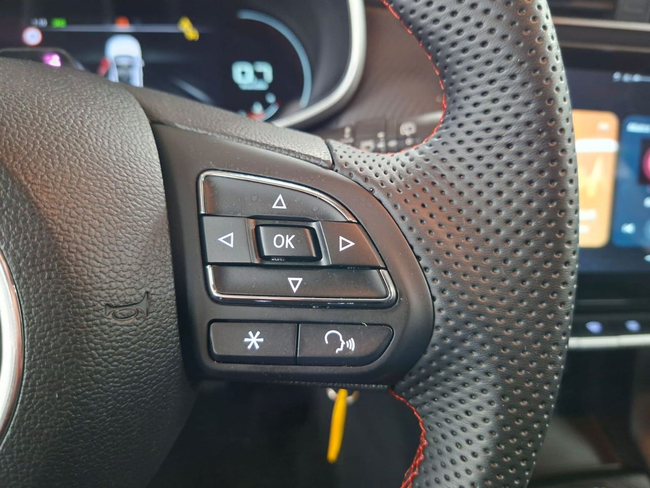 MG ZS 1.5 Luxury - Foto 19