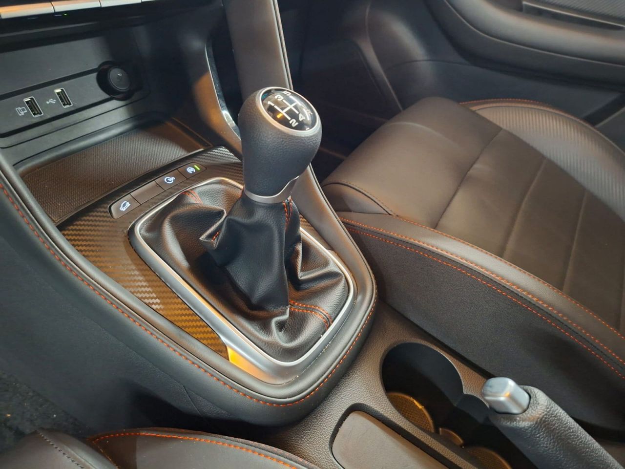 MG ZS 1.5 Luxury - Foto 26