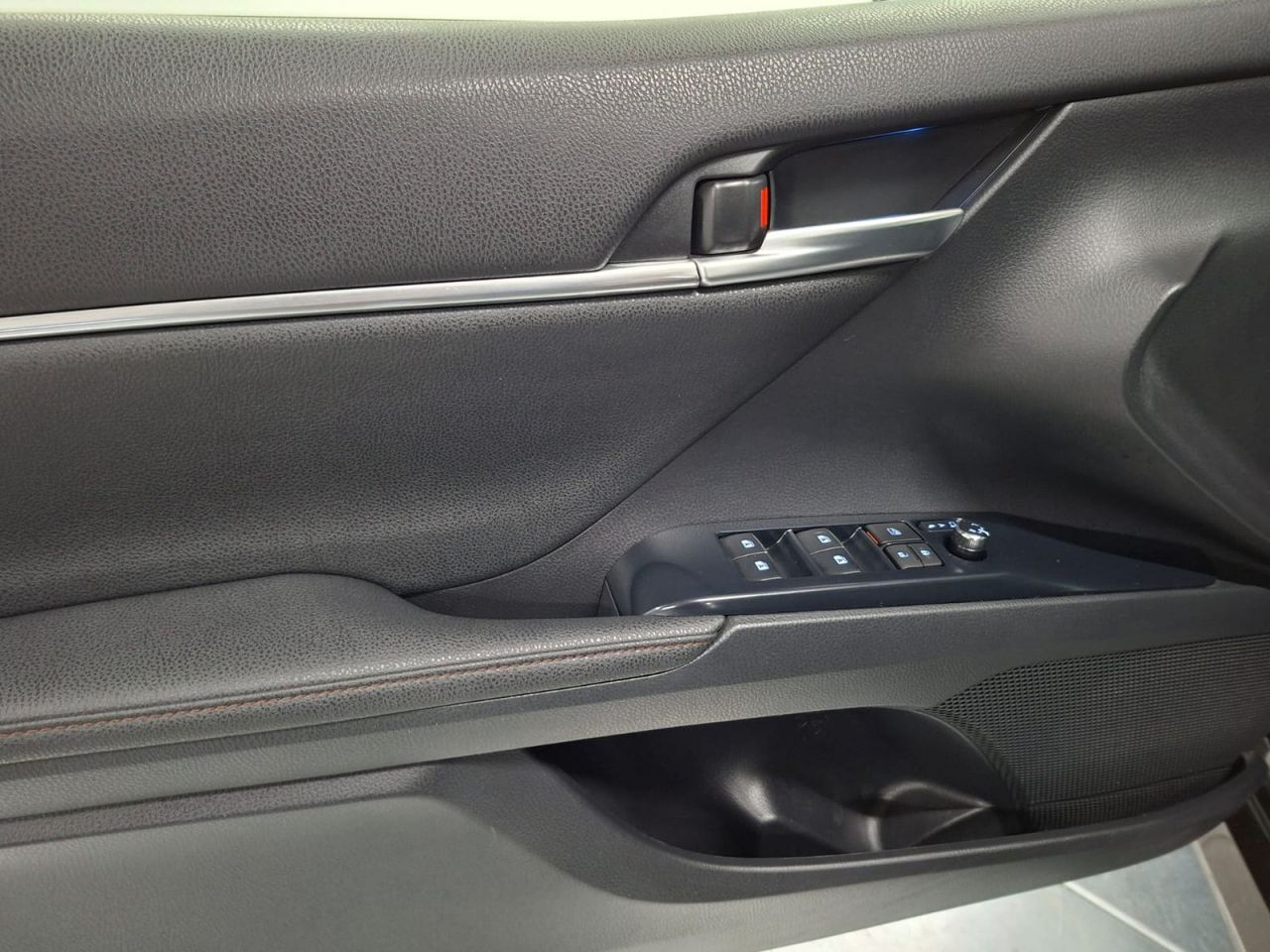 Toyota Camry 2.5 220H Advance - Foto 27