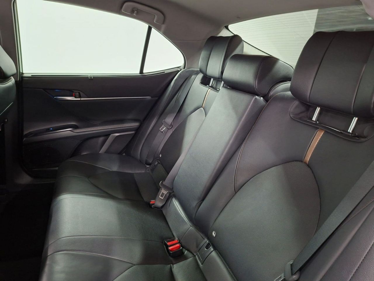 Toyota Camry 2.5 220H Advance - Foto 40