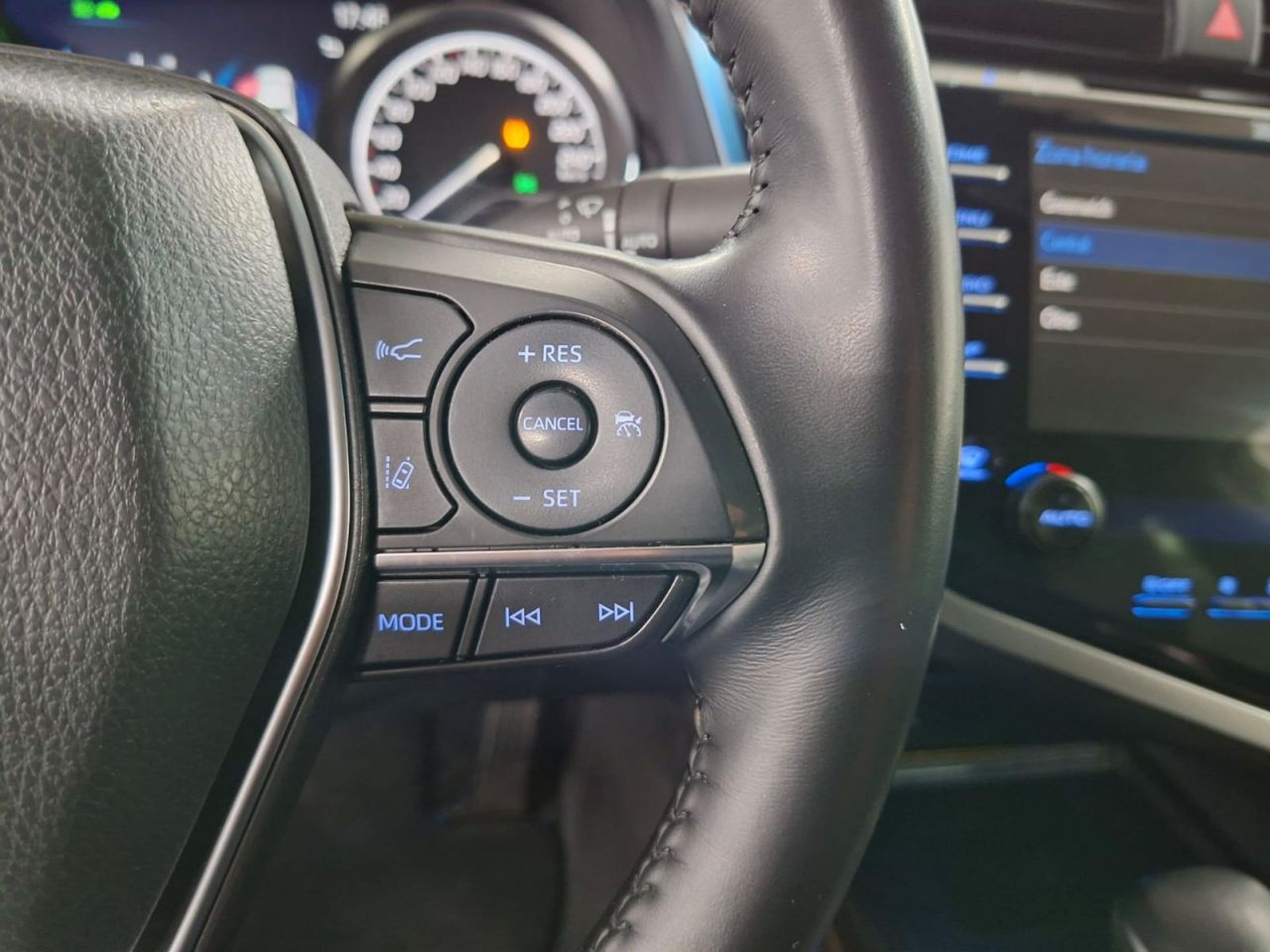 Toyota Camry 2.5 220H Advance - Foto 19