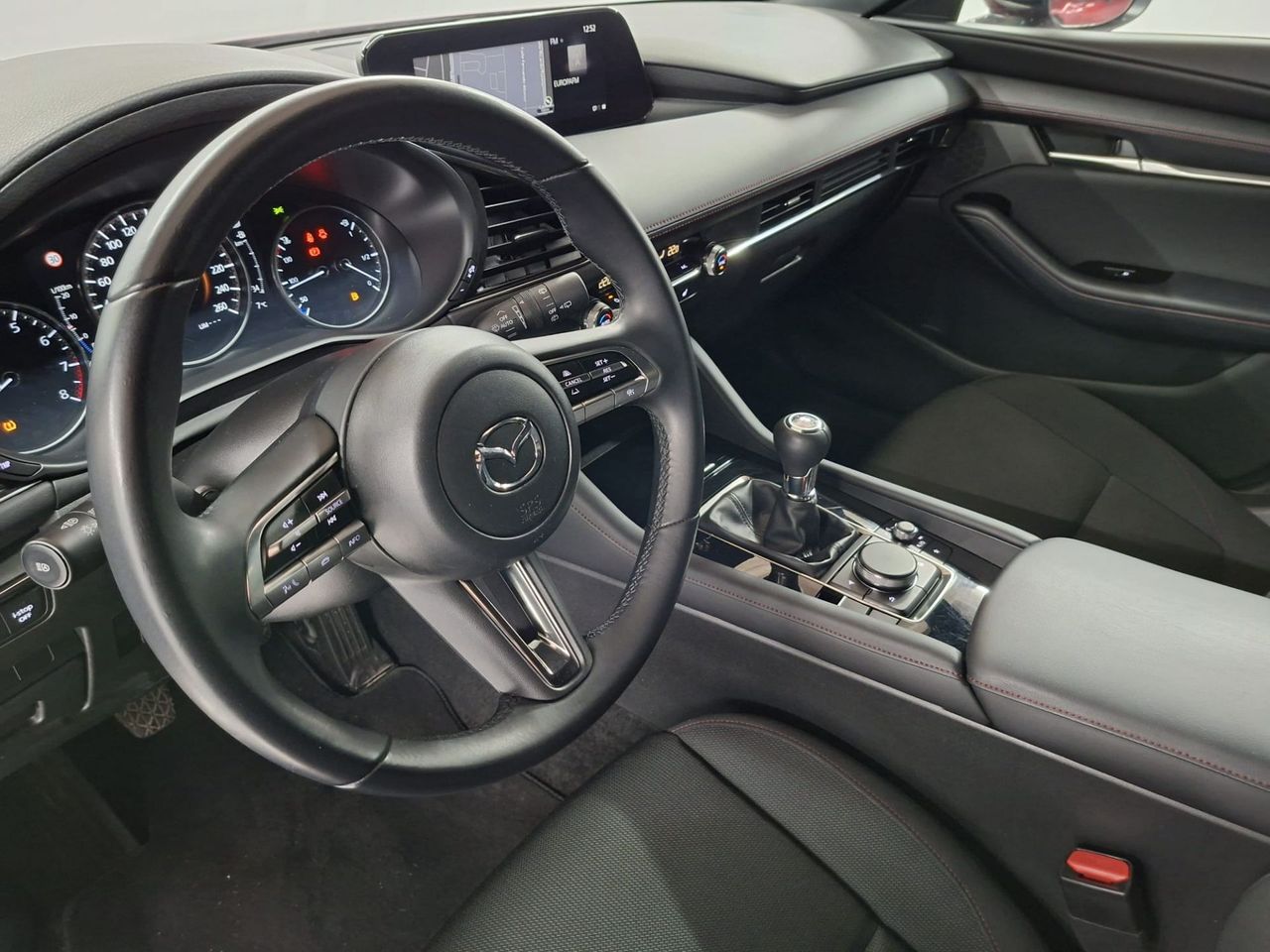 Mazda 3 2.0 e-SKYACTIV-G 88KW HOMURA - Foto 34