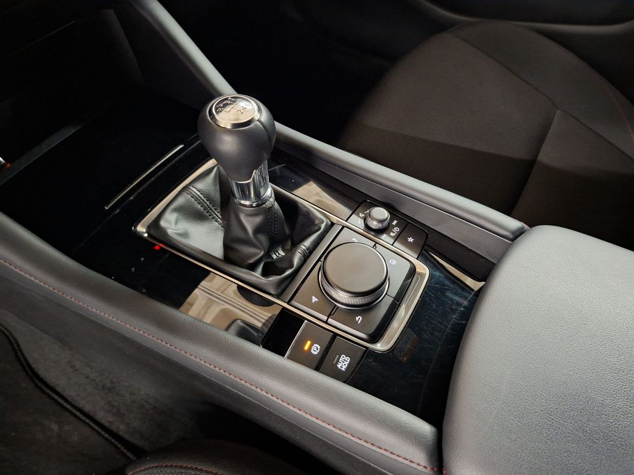 Mazda 3 2.0 e-SKYACTIV-G 88KW HOMURA - Foto 40