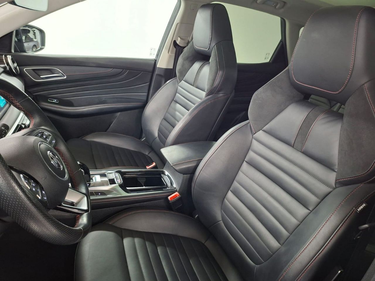 MG eHS 1.5T-GDI PHEV Luxury - Foto 38